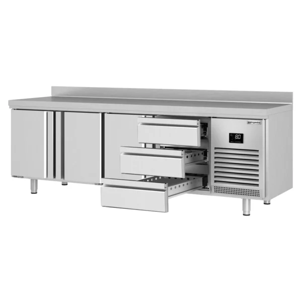 Chladící stůl PREMIUM PLUS - 2452 x 700 mm - se 3 dveřmi a 3 zásuvkami a se zadním krytem - Image 8