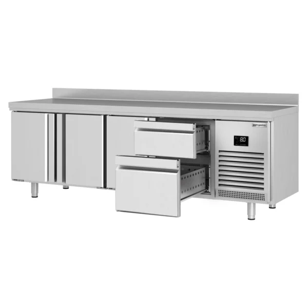 Chladící stůl PREMIUM PLUS - 2452 x 700 mm - se 3 dveřmi a 2 zásuvkami a se zadní stěnou - Image 8