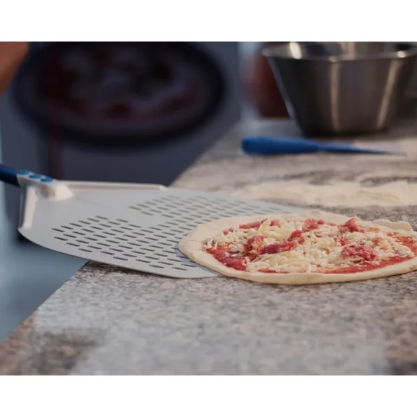 Lopata na pizzu z hliníku - 45 cm - perforovaná - Image 2