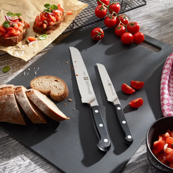 ZWILLING | PRO - Univerzální nůž s vlnitým ostřím - čepel: 130mm - Image 5