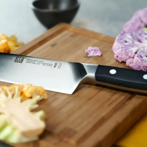 ZWILLING | PRO - Kuchařský nůž - čepel: 200mm - Image 13
