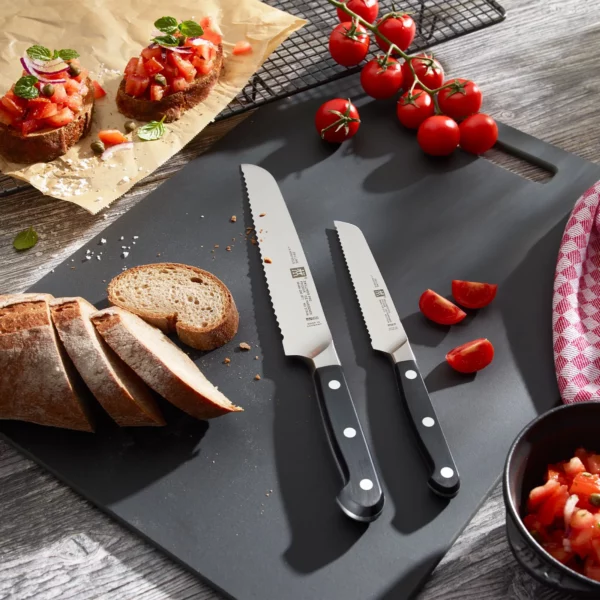 ZWILLING | PRO - Nůž na chléb s vlnitým ostřím - čepel: 200mm - Image 7