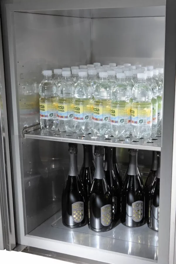 Pivní pult PREMIUM PLUS - 2500x700mm - 2 skleněná dvířka a 2 zásuvky - Image 8