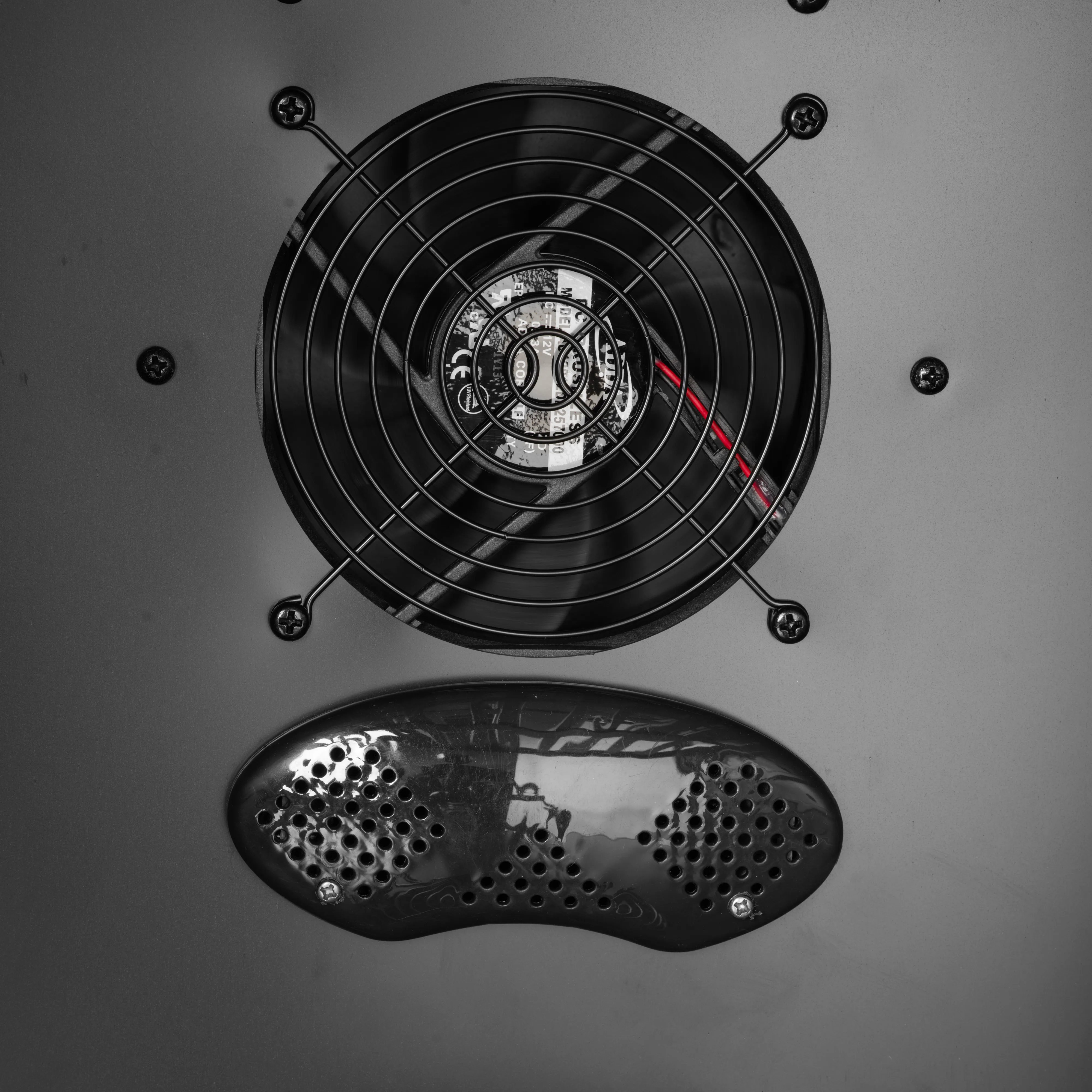 Vinotéka – 141 L/48 lahví | TEFCOLD TFW 200-F (Kopie) - Obrázek 7